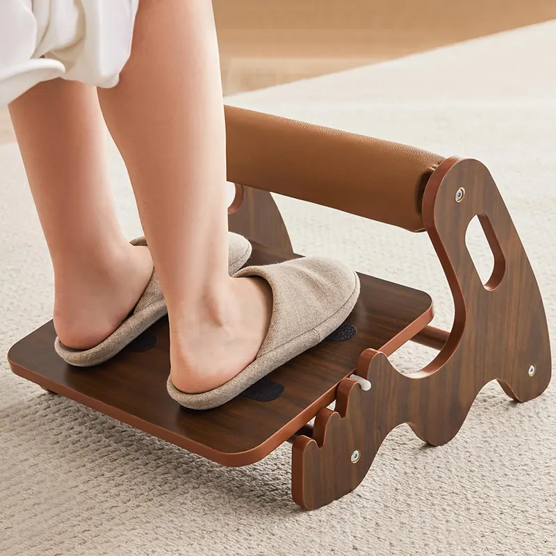 Bệ gác chân gỗ Regoo, con lăn massage, kích thước khoảng 40 x 47 x 30 cm - Bệ gác chân gỗ dưới bàn làm việc, tích hợp con lăn massage, dùng cho văn phòng, phòng khách hoặc góc ngồi thư giãn.