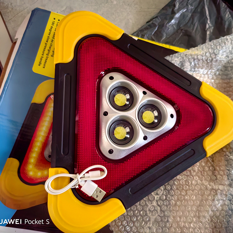 Đèn cảnh báo SOS Regoo 931, 33 LED đỏ, tầm nhìn 200m, có bản pin AA và pin sạc NLMT