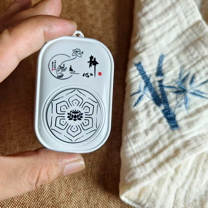 Máy nghe nhạc thiền mini đeo cổ, sẵn 46 bài, pin 300mAh, nghe khoảng 7 giờ