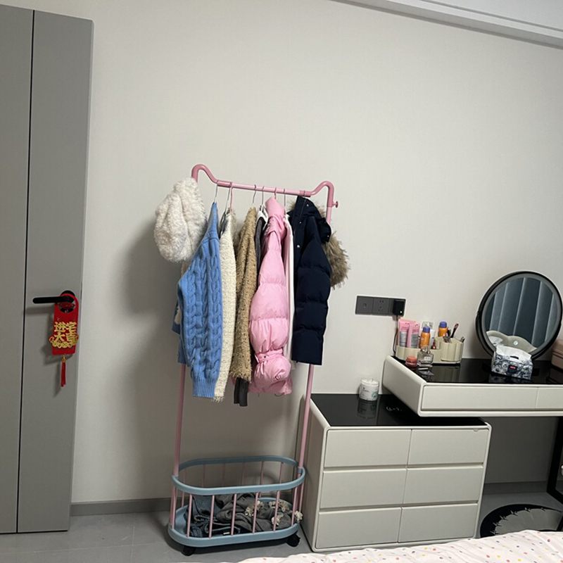 Giá treo quần áo Regoo RG3033 để sàn, có giỏ dưới, bánh xe, size 60/80/100cm