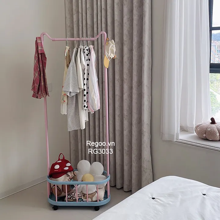 Giá treo quần áo Regoo RG3033 để sàn, có giỏ dưới, bánh xe, size 60/80/100cm
